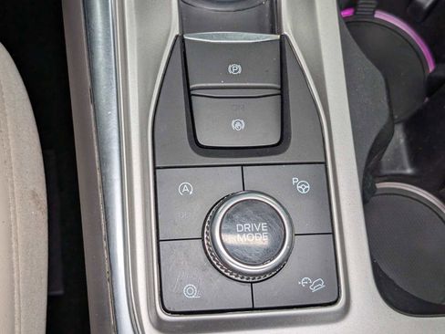 Used 2020 Ford Explorer Platinum w/ Premium Technology Package image 30