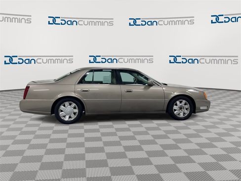 Used 2002 Cadillac De Ville DTS w/ Premium Equipment Pkg image 9