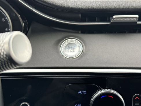 Used 2025 Genesis GV70 2.5T image 26