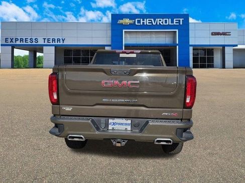 Used 2023 GMC Sierra 1500 AT4 w/ Technology Package image 5
