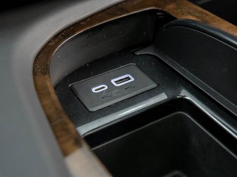 Used 2021 Cadillac Escalade Sport Platinum w/ LPO, ONYX Package image 29