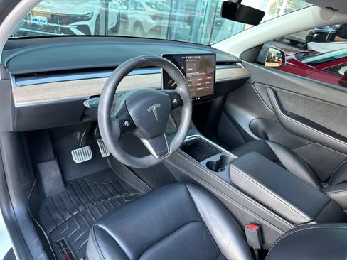 Used 2021 Tesla Model Y Long Range AWD/4WD image 13
