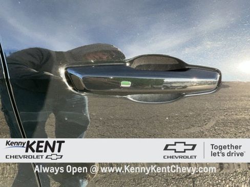 Used 2025 GMC Acadia Elevation image 13