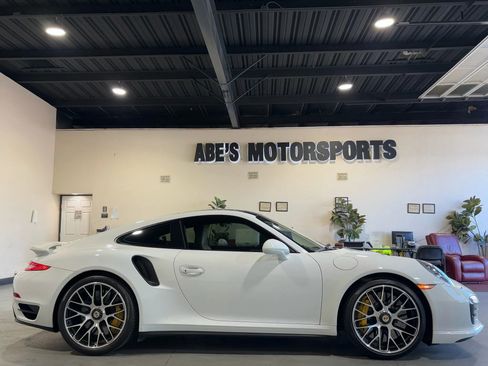 Used 2014 Porsche 911 Turbo S image 4