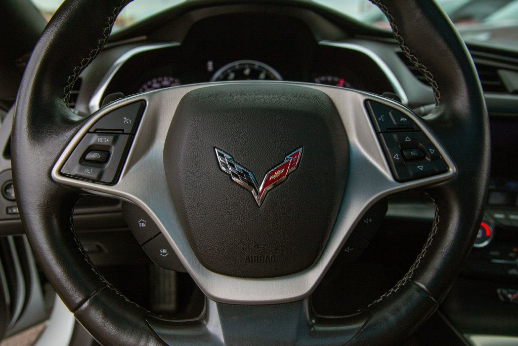 Used 2016 Chevrolet Corvette Stingray Coupe RWD image 15