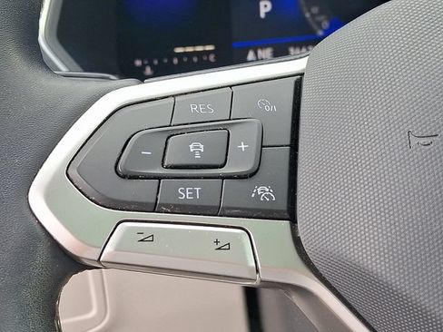 Used 2022 Volkswagen Tiguan SE w/ Panoramic Sunroof Package AWD/4WD image 22