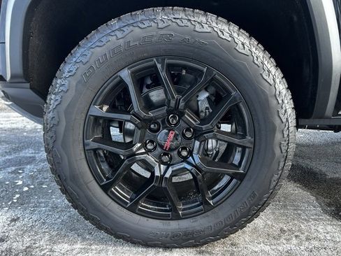 New 2026 GMC Canyon Denali w/ LPO, Denali Black Edition image 8