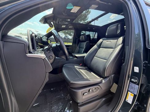 Used 2021 Cadillac Escalade Sport w/ Driver Assist Tech Package AWD/4WD image 6
