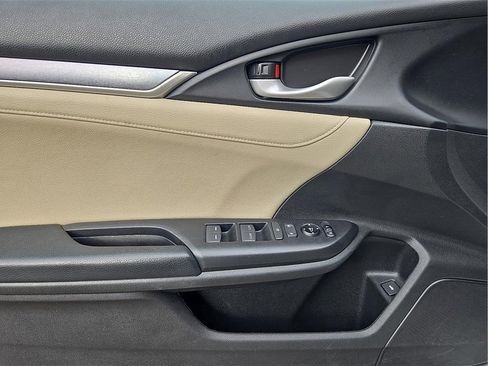 Used 2017 Honda Civic EX-L image 10