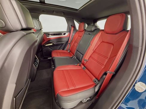 New 2025 Porsche Cayenne S image 24