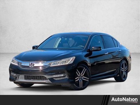 Used 2016 Honda Accord Touring image 1