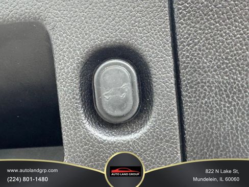 Used 2019 Chevrolet Tahoe LT image 17