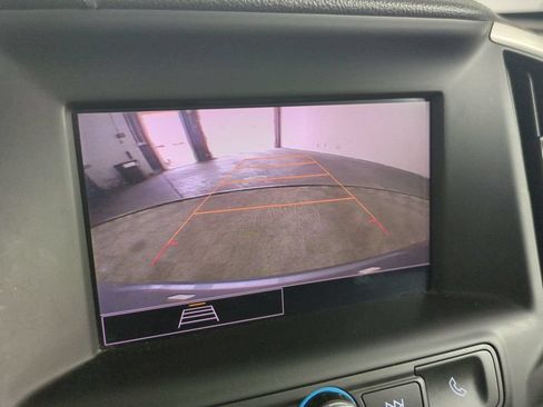Used 2024 GMC Terrain SLE FWD image 24