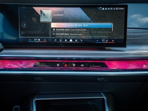 Used 2023 BMW i7 xDrive60 w/ Executive Package 2 image 33