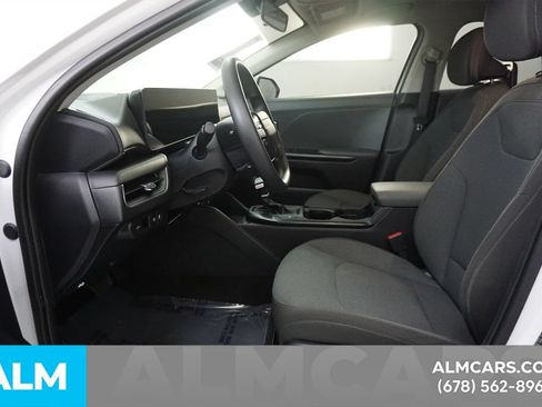 Used 2025 Kia K4 FWD image 10