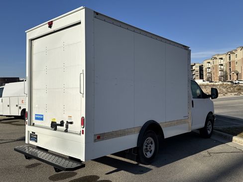 New 2024 GMC Savana 3500 Work Van w/ Power Convenience Package image 6