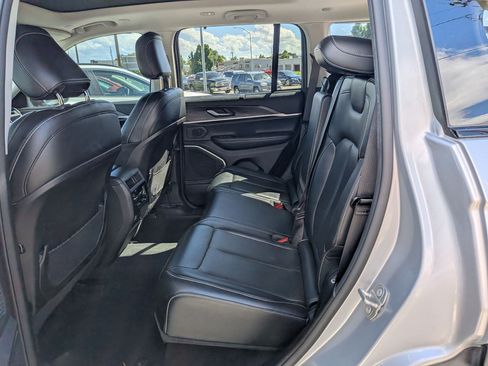 Used 2023 Jeep Grand Cherokee 4WD 4xe w/ Luxury Tech Group II image 31