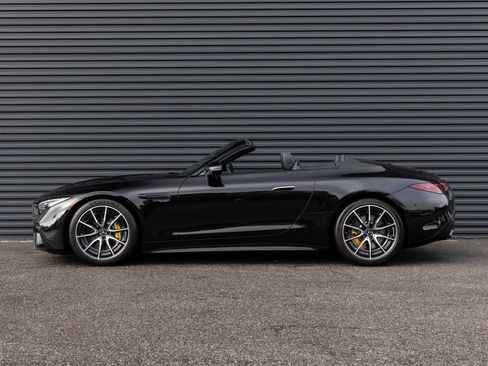 Used 2022 Mercedes-Benz SL 63 AMG 4MATIC image 2