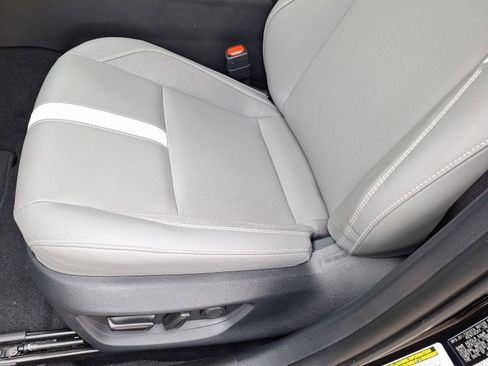 Used 2025 Toyota Camry SE FWD image 16