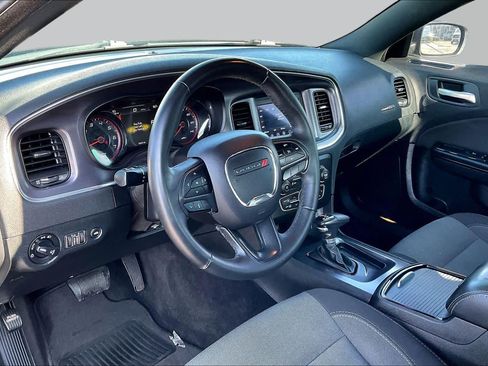 Used 2018 Dodge Charger SXT w/ Blacktop Package RWD image 16