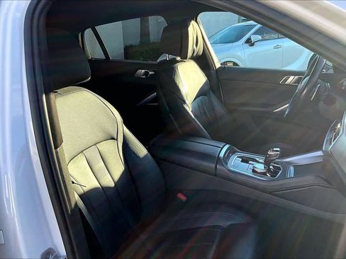 Used 2022 BMW X6 xDrive40i w/ M Sport Package image 8