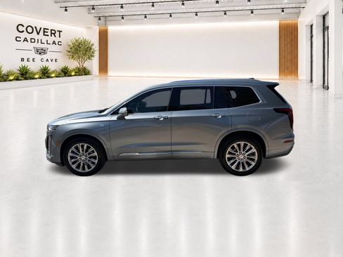 Used 2023 Cadillac XT6 Premium Luxury w/ Technology Package FWD image 9