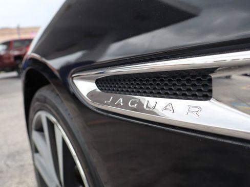 Used 2018 Jaguar XE Prestige RWD image 11