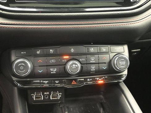 Used 2025 Dodge Durango R/T AWD/4WD image 19