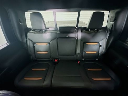 Used 2021 GMC Sierra 2500 AT4 w/ AT4 Premium Plus Package image 13