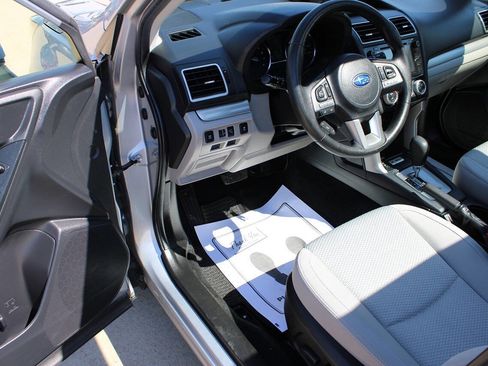 Used 2017 Subaru Forester 2.5i Premium image 13