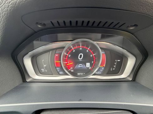 Used 2016 Volvo V60 T5 Cross Country Platinum image 14