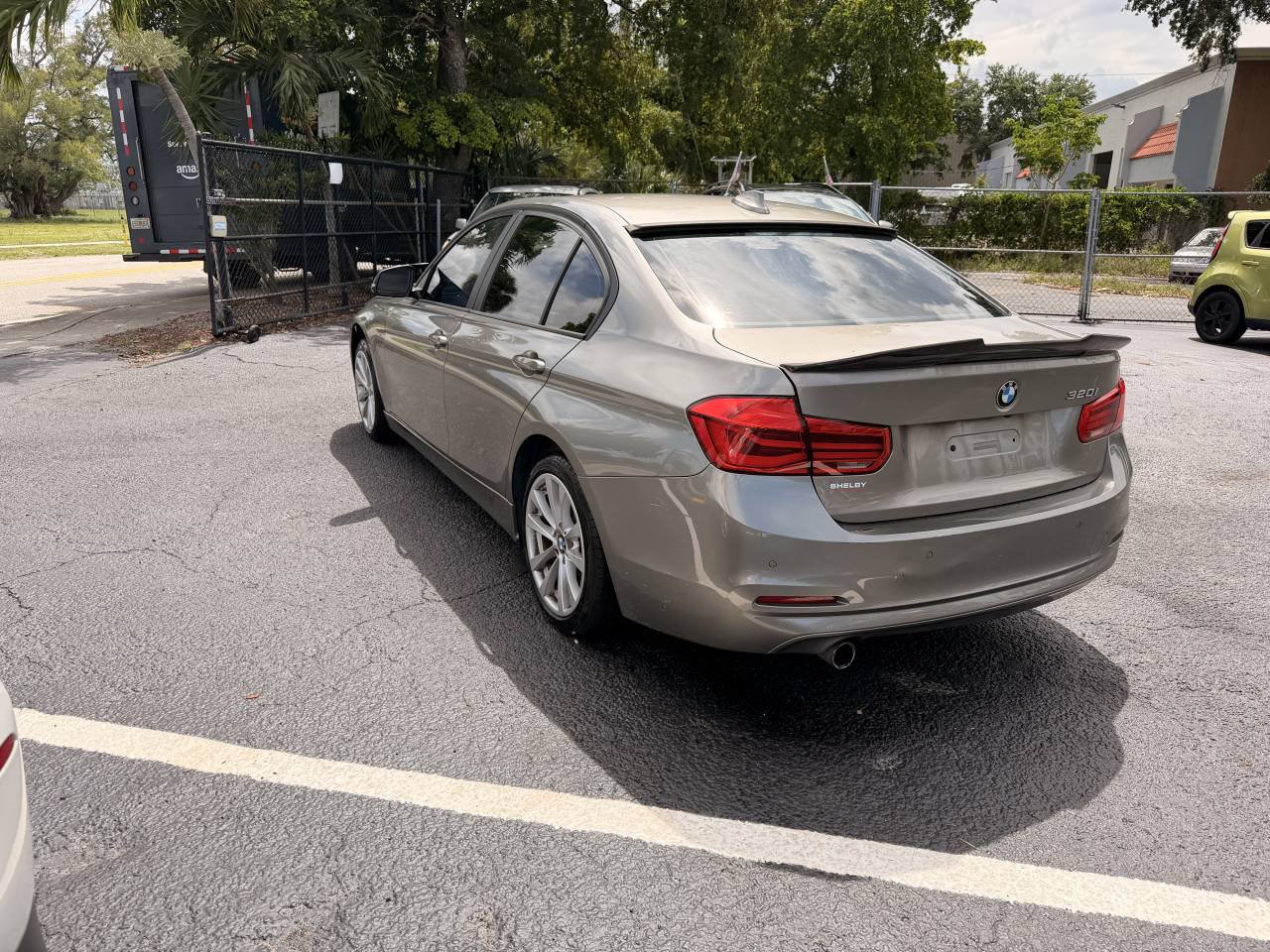 Used 2017 BMW 320i Sedan RWD image 6