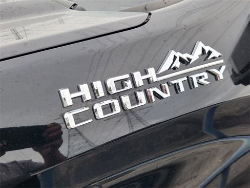 Used 2019 Chevrolet Silverado 1500 LTZ w/ LTZ Premium Package image 8