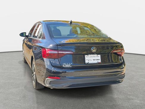 Used 2023 Volkswagen Jetta Sport image 7