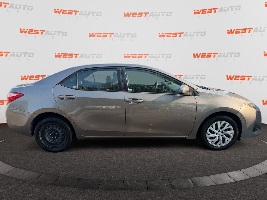 Used 2017 Toyota Corolla LE w/ Carpet Mat Package (TMS) FWD image 6
