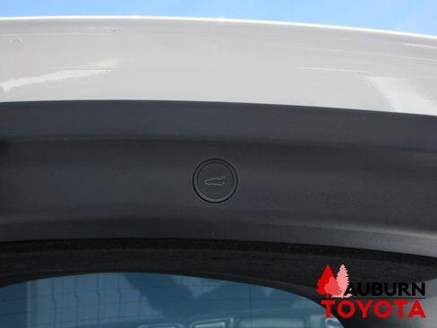 Used 2023 Tesla Model Y Long Range image 10