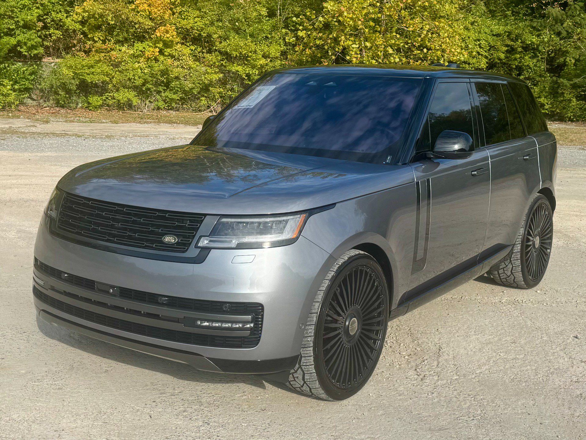 Used 2023 Land Rover Range Rover SE AWD/4WD image 2