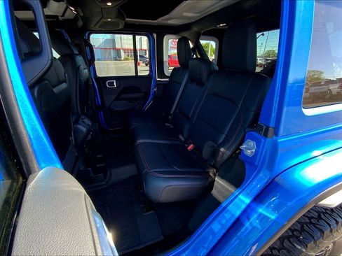 Used 2024 Jeep Wrangler Unlimited Rubicon image 21