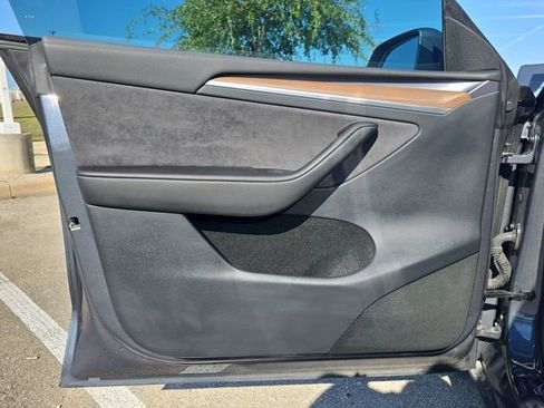 Used 2023 Tesla Model Y Long Range image 25