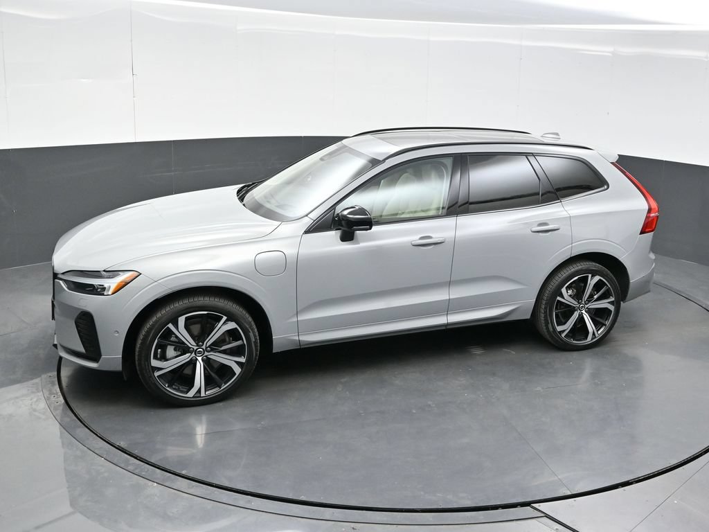 Used 2025 Volvo XC60 T8 Ultra w/ Protection Package Premier AWD/4WD image 34