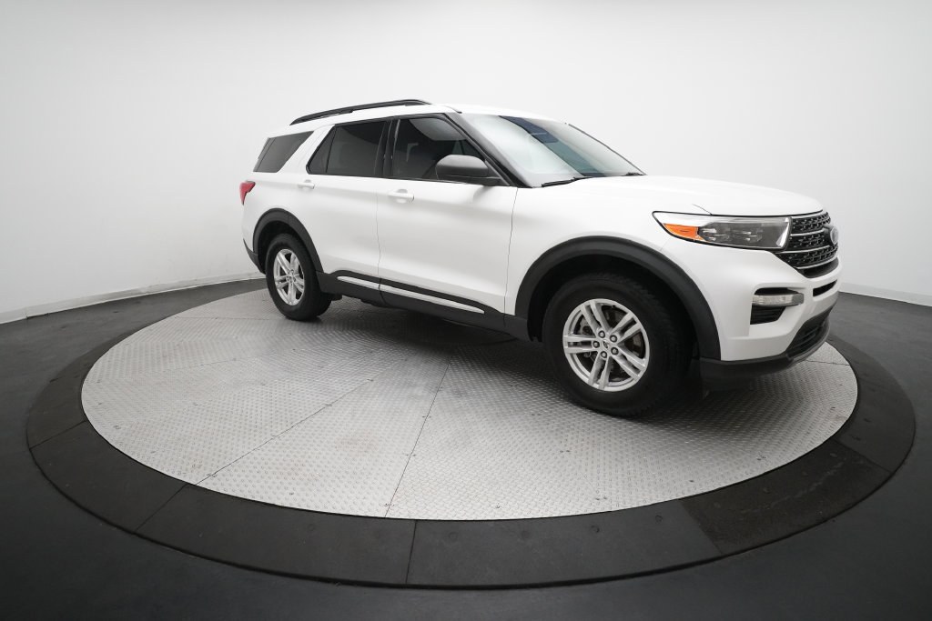 Used 2020 Ford Explorer XLT w/ Equipment Group 202A AWD/4WD image 35