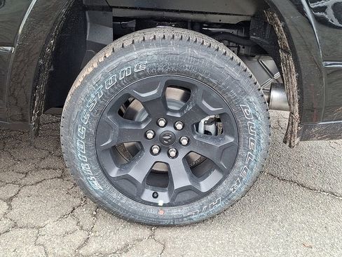 New 2026 RAM 1500 4x4 Crew Cab image 8