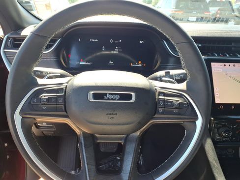 Used 2024 Jeep Grand Cherokee L Limited w/ Luxury Tech Group II AWD/4WD image 8