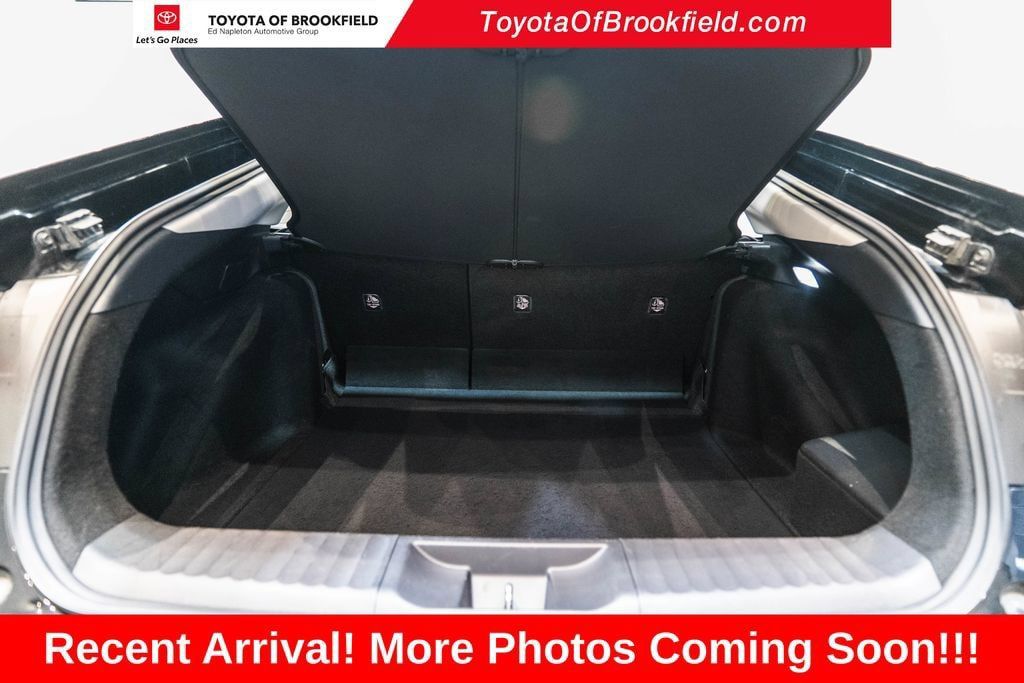 Used 2025 Toyota Prius LE FWD image 30