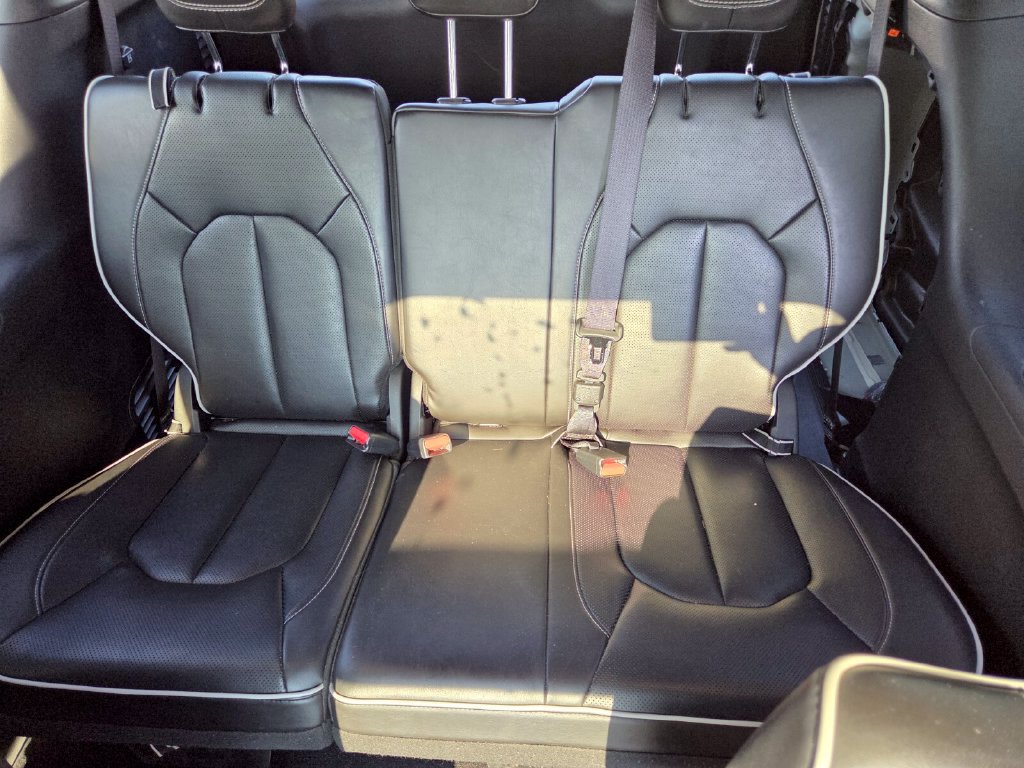 Used 2025 Chrysler Pacifica Limited FWD image 26