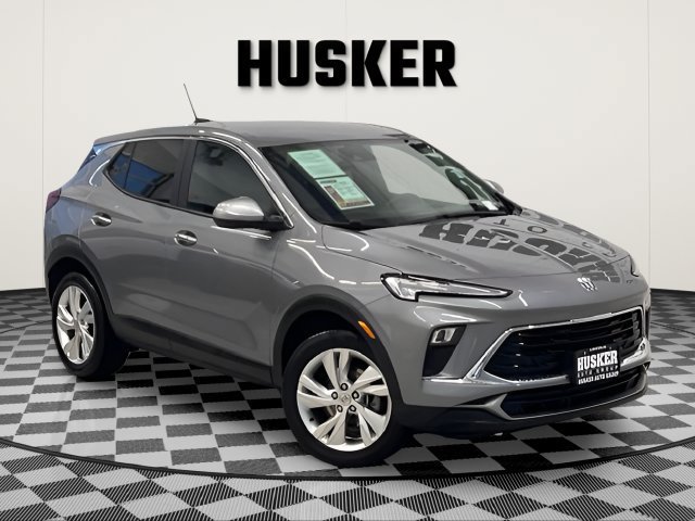 Used 2025 Buick Encore GX Preferred AWD/4WD image 4
