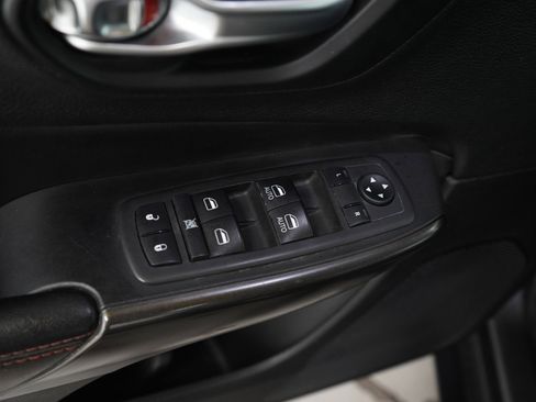 Used 2020 Jeep Cherokee Trailhawk w/ Cold Weather Group AWD/4WD image 19