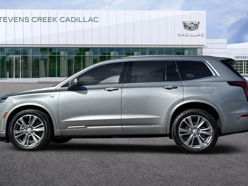 Certified 2025 Cadillac XT6 Premium Luxury image 6