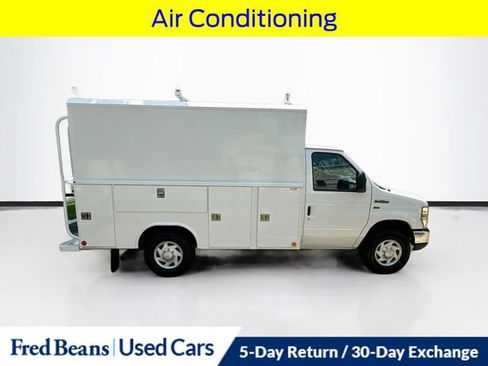 Used 2019 Ford E-350 and Econoline 350 Super Duty w/ Power Windows & Locks Group RWD image 10