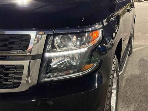 Used 2019 Chevrolet Suburban LT image 9